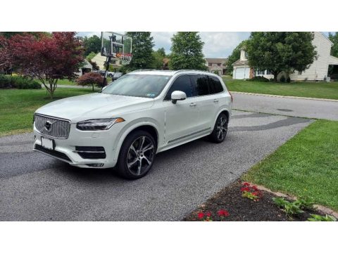 Ice White Volvo XC90 T6 AWD Inscription.  Click to enlarge.