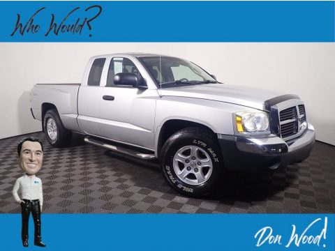 Bright Silver Metallic Dodge Dakota SLT Club Cab 4x4.  Click to enlarge.