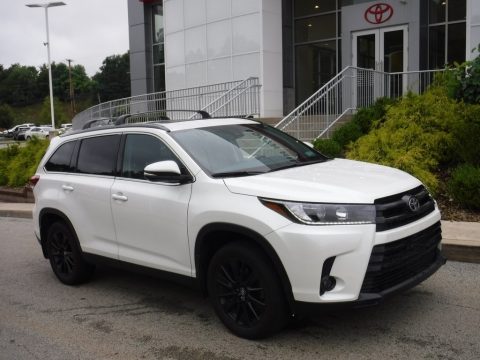 Blizzard Pearl White Toyota Highlander SE AWD.  Click to enlarge.