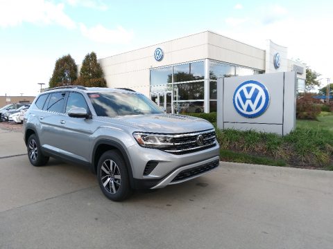 Pyrite Silver Metallic Volkswagen Atlas SE 4Motion.  Click to enlarge.
