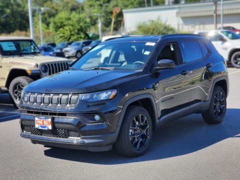 Diamond Black Crystal Pearl Jeep Compass Altitude 4x4.  Click to enlarge.