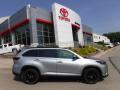 2019 Highlander SE AWD #2