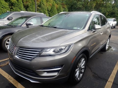 Luxe Metallic Lincoln MKC Select AWD.  Click to enlarge.