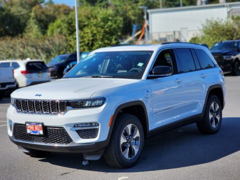 Bright White Jeep Grand Cherokee 4XE Hybrid.  Click to enlarge.