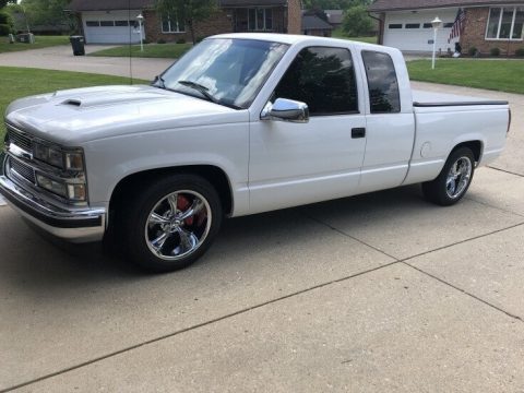 Olympic White Chevrolet C/K C1500 Extended Cab.  Click to enlarge.