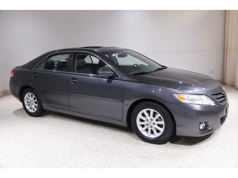 Magnetic Gray Metallic Toyota Camry XLE.  Click to enlarge.