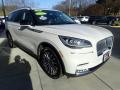 Front 3/4 View of 2020 Lincoln Aviator Reserve AWD #8