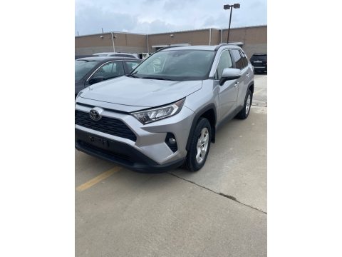 Silver Sky Metallic Toyota RAV4 XLE.  Click to enlarge.