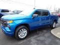 Front 3/4 View of 2022 Chevrolet Silverado 1500 Custom Crew Cab 4x4 #8
