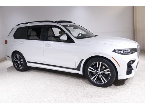 Mineral White Metallic BMW X7 xDrive40i.  Click to enlarge.