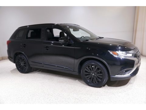 Labrador Black Metallic Mitsubishi Outlander LE.  Click to enlarge.