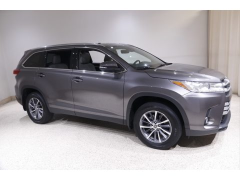 Predawn Gray Mica Toyota Highlander XLE AWD.  Click to enlarge.