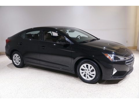 Phantom Black Hyundai Elantra SE.  Click to enlarge.