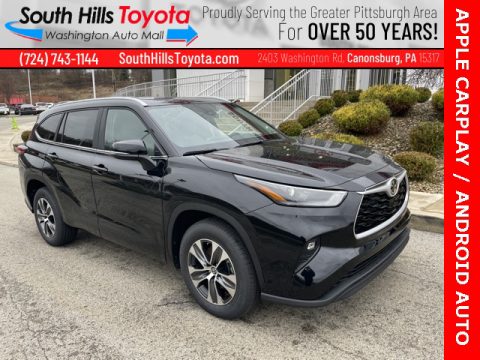 Midnight Black Metallic Toyota Highlander XLE.  Click to enlarge.