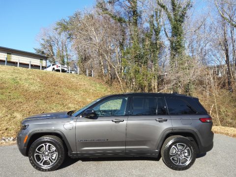 Baltic Gray Metallic Jeep Grand Cherokee Trailhawk 4XE Hybrid.  Click to enlarge.