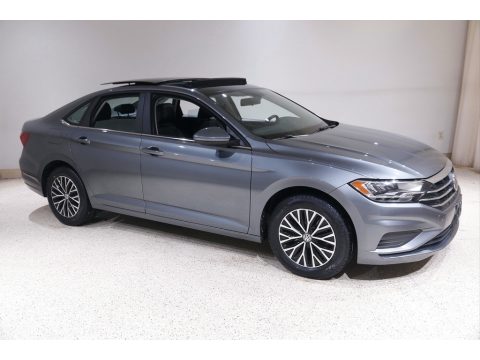 Platinum Gray Metallic Volkswagen Jetta SE.  Click to enlarge.