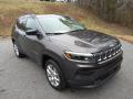 Front 3/4 View of 2022 Jeep Compass Latitude Lux 4x4 #4