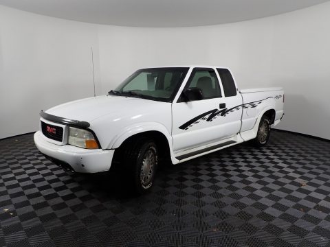 Summit White GMC Sonoma SLS Extended Cab 4x4.  Click to enlarge.