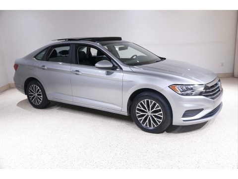 Pyrite Silver Volkswagen Jetta SE.  Click to enlarge.