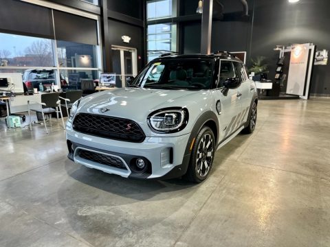 Momentum Grey Mini Countryman Cooper S All4 -Untamed.  Click to enlarge.