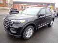 Front 3/4 View of 2022 Ford Explorer XLT 4WD #4