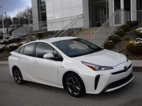 Blizzard White Pearl Toyota Prius XLE.  Click to enlarge.