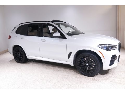 Mineral White Metallic BMW X5 M50i.  Click to enlarge.