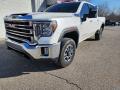 Front 3/4 View of 2022 GMC Sierra 2500HD SLT Crew Cab 4WD #35