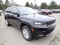 Front 3/4 View of 2023 Jeep Grand Cherokee Laredo 4x4 #7