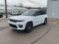 2022 Grand Cherokee Summit 4XE Hybrid #3 2022 Grand Cherokee Summit 4XE Hybrid #3