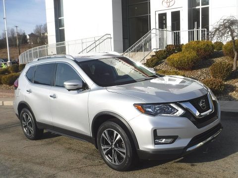 Brilliant Silver Nissan Rogue SV AWD.  Click to enlarge.