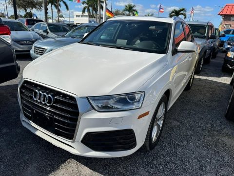 Cortina White Audi Q3 2.0 TFSI Premium.  Click to enlarge.