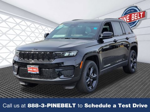 Diamond Black Crystal Pearl Jeep Grand Cherokee Altitude 4x4.  Click to enlarge.