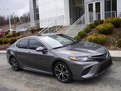 Predawn Gray Mica Toyota Camry SE.  Click to enlarge.