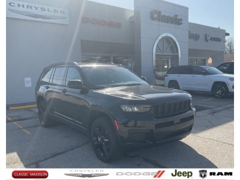 Diamond Black Crystal Pearl Jeep Grand Cherokee L Altitude 4x4.  Click to enlarge.