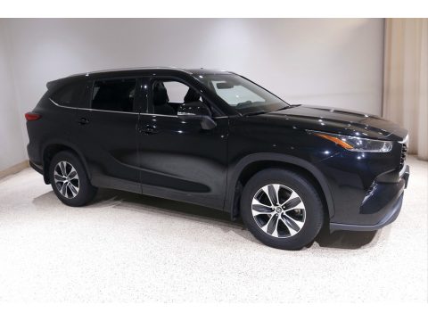 Midnight Black Metallic Toyota Highlander XLE AWD.  Click to enlarge.