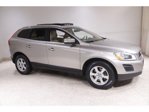 Seashell Metallic Volvo XC60 3.2 AWD.  Click to enlarge.