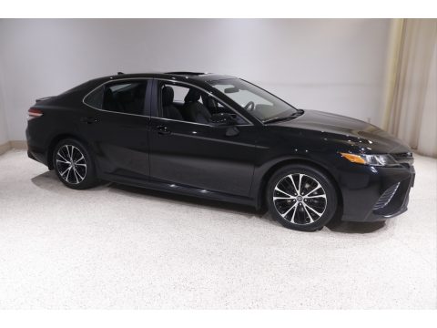 Midnight Black Metallic Toyota Camry SE.  Click to enlarge.