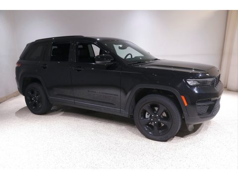 Diamond Black Crystal Pearl Jeep Grand Cherokee Altitude 4x4.  Click to enlarge.