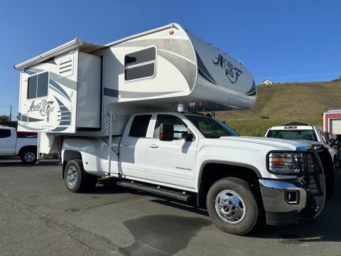 Summit White GMC Sierra 3500HD SLE Double Cab.  Click to enlarge.