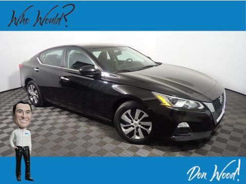 Super Black Nissan Altima S.  Click to enlarge.