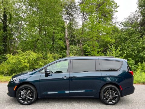 Fathom Blue Pearl Chrysler Pacifica Touring L AWD.  Click to enlarge.
