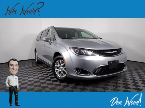 Billet Silver Metallic Chrysler Pacifica Touring L.  Click to enlarge.