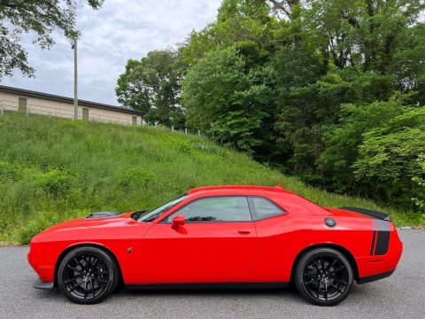 Go Mango Dodge Challenger R/T Scat Pack Shaker.  Click to enlarge.