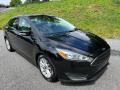 Front 3/4 View of 2015 Ford Focus SE Sedan #4