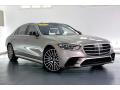 Front 3/4 View of 2022 Mercedes-Benz S 580 4Matic Sedan #34
