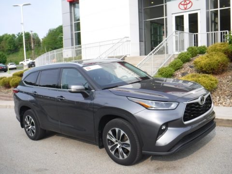 Magnetic Gray Metallic Toyota Highlander XLE AWD.  Click to enlarge. Magnetic Gray Metallic Toyota Highlander XLE AWD.  Click to enlarge.