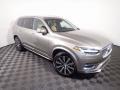 Front 3/4 View of 2022 Volvo XC90 T6 AWD Inscription #5
