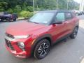 Front 3/4 View of 2022 Chevrolet TrailBlazer RS AWD #7