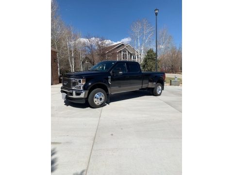 Agate Black Metallic Ford F450 Super Duty Lariat Crew Cab 4x4 Chassis.  Click to enlarge.